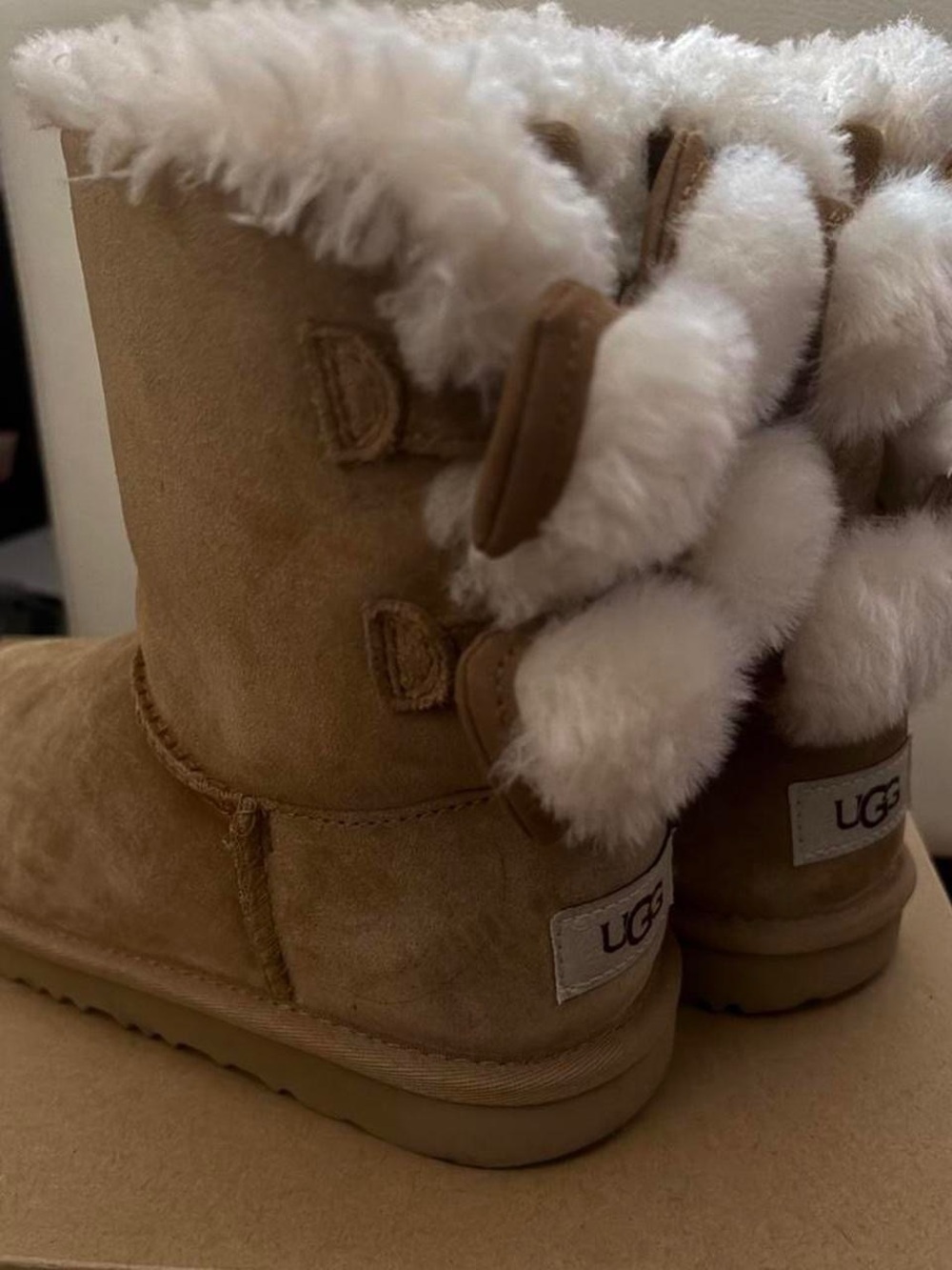 UGG Bailey Bow Snugscape Boots in Chestnut - Picture 5 of 8